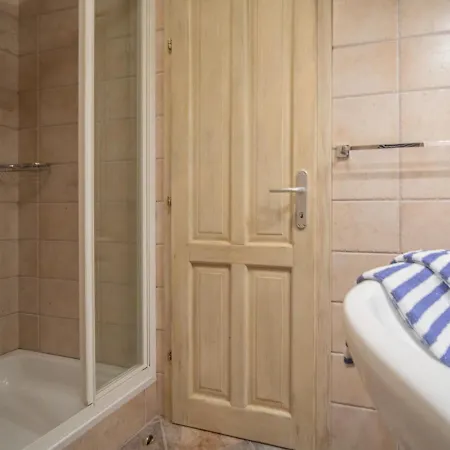 Starigrad-1 By Interhome * スタリー・グラード