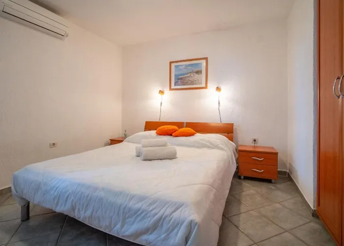 Апартаменты Starigrad-1 By Interhome Стариград